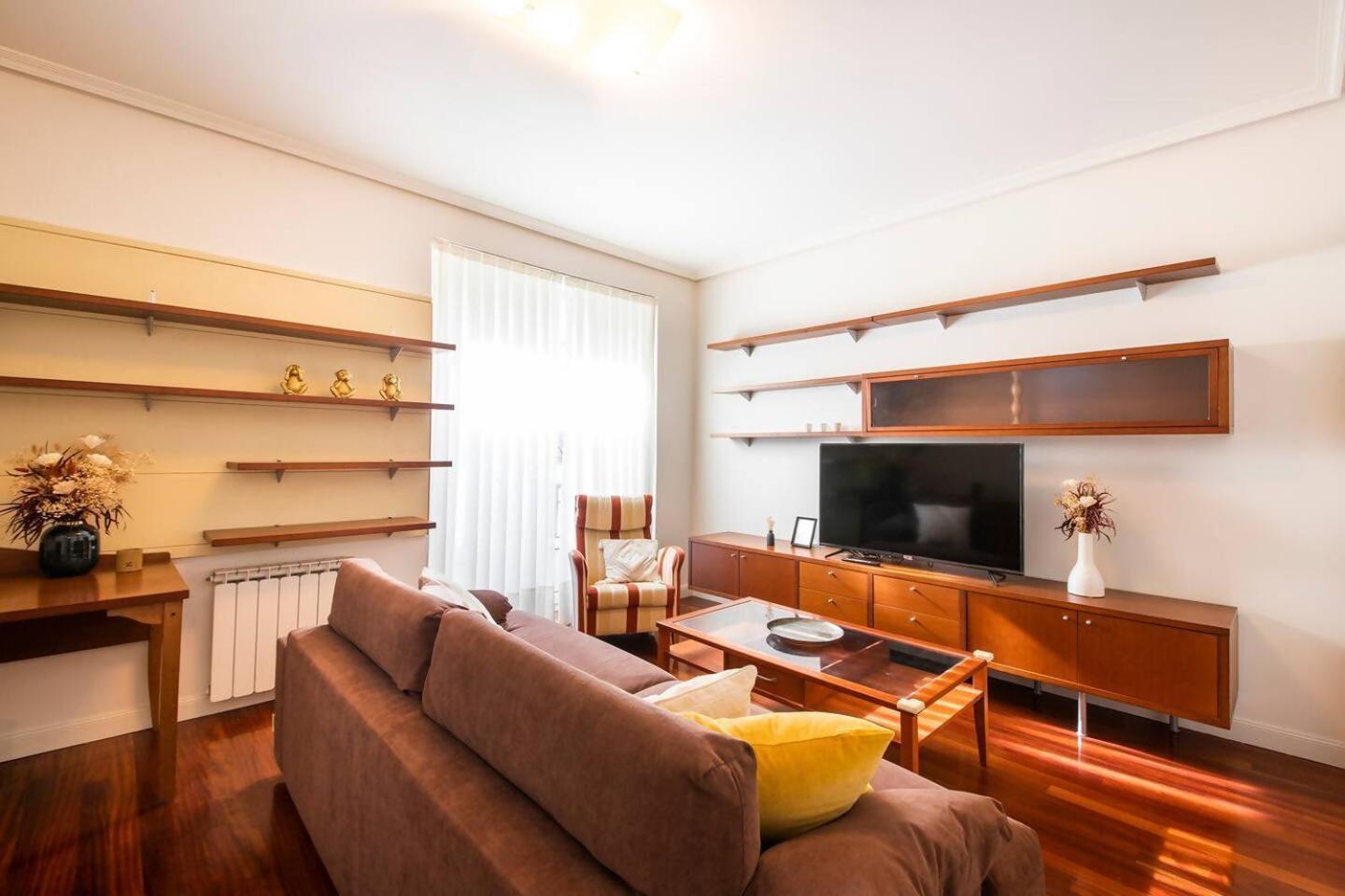 En El Corazon De La Ciudad Con Parking Apartment